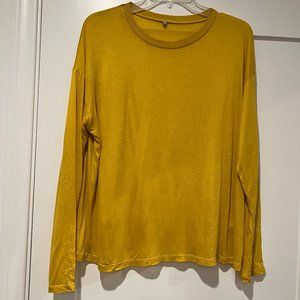 Baserange relaxed fit top - Like New